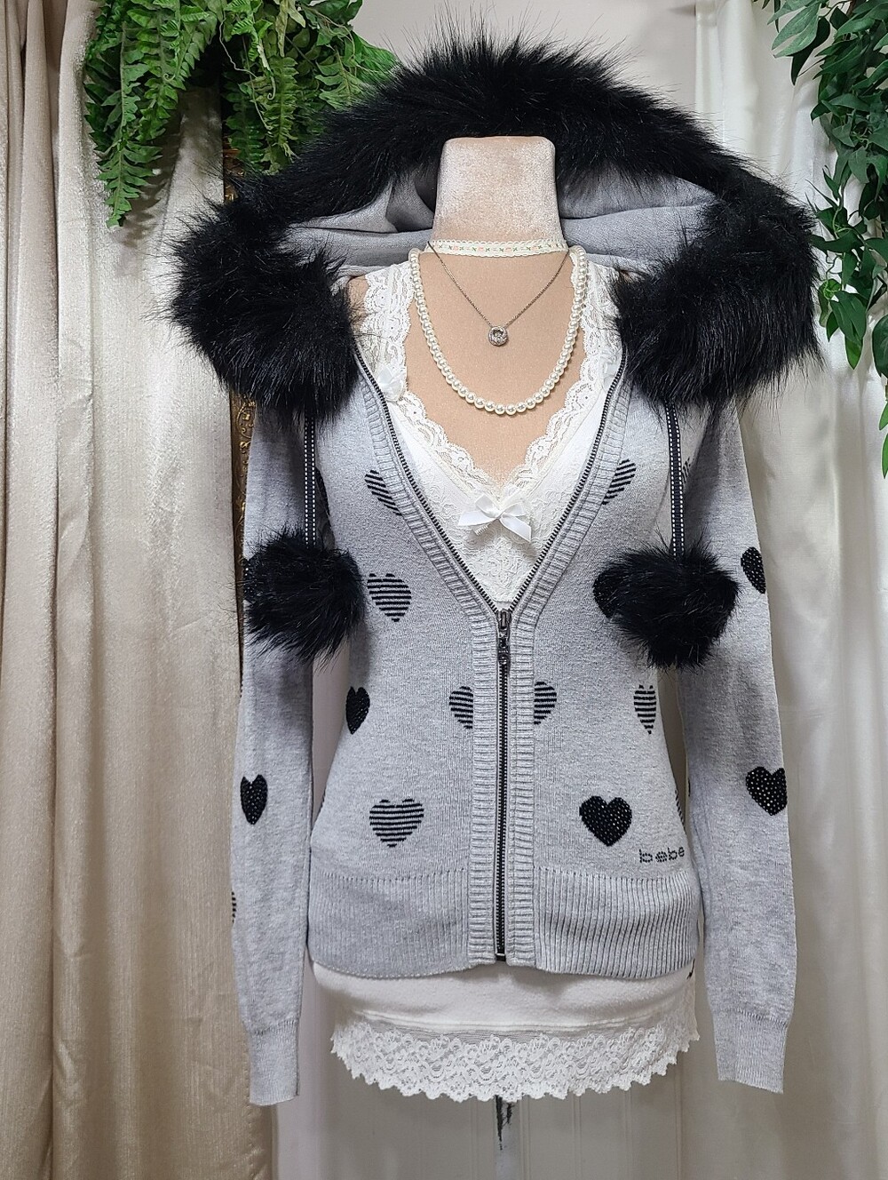 Rare Vintage Bebe ♡ Y2K ♡ Heart Print Faux Fur Trimmed Hood Babydoll Sweater